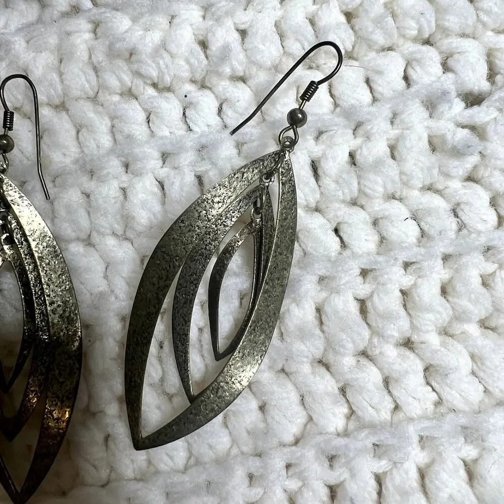 VINTAGE Women's Textured Goldtone Layered Fishhook Dangle Earrings Pierced